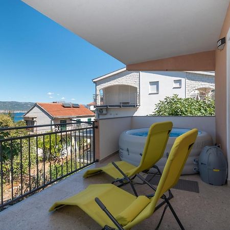 Apartment Gagula With Jacuzzi Trogir Kültér fotó