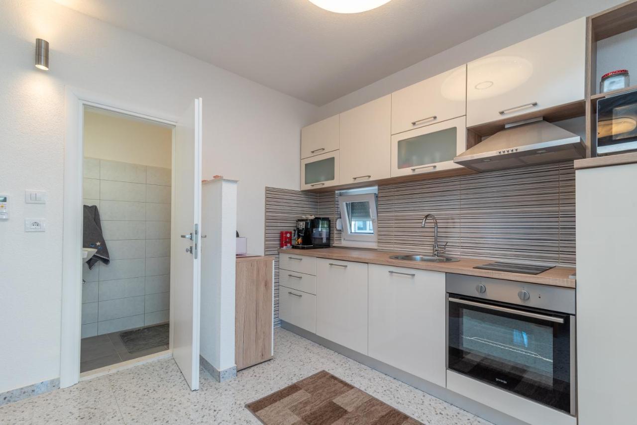 Apartment Gagula With Jacuzzi Trogir Kültér fotó