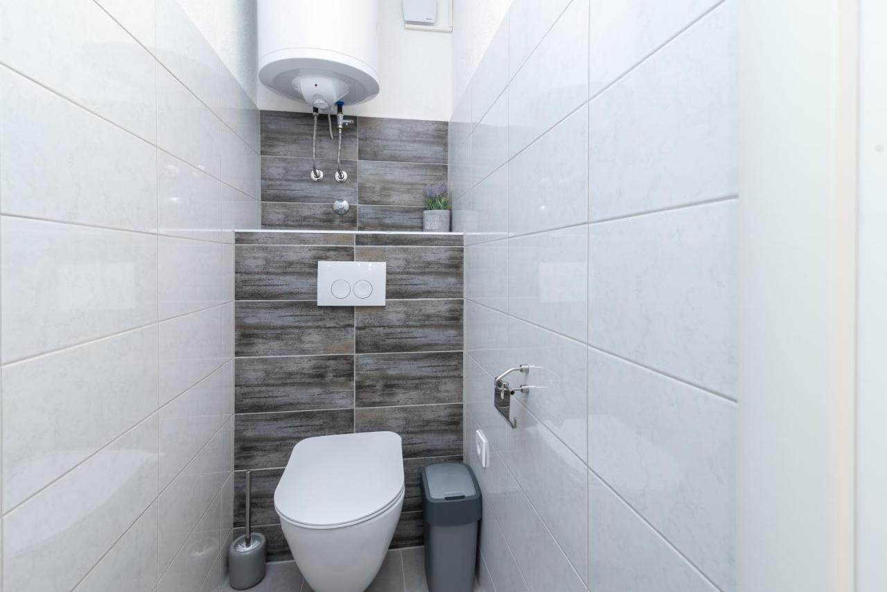 Apartment Gagula With Jacuzzi Trogir Kültér fotó