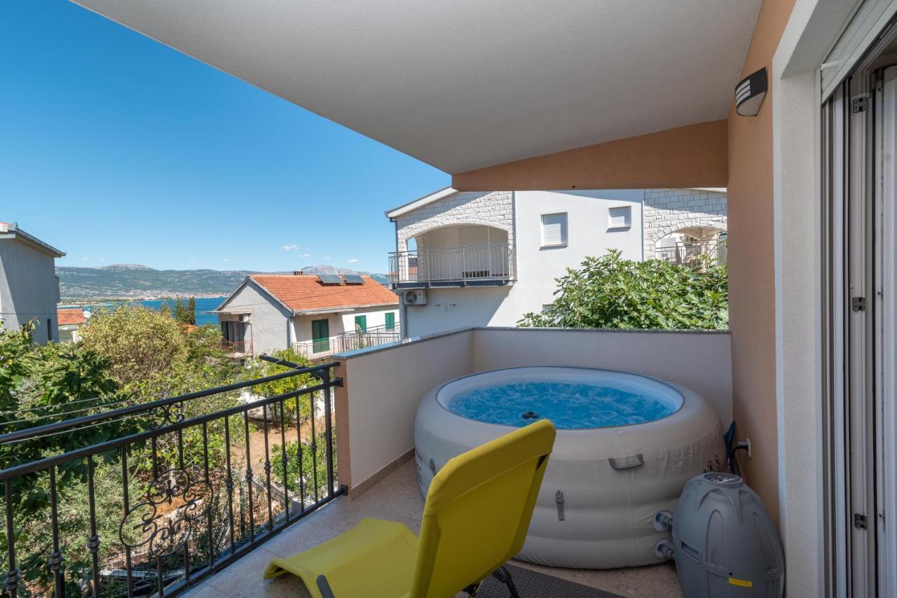 Apartment Gagula With Jacuzzi Trogir Kültér fotó