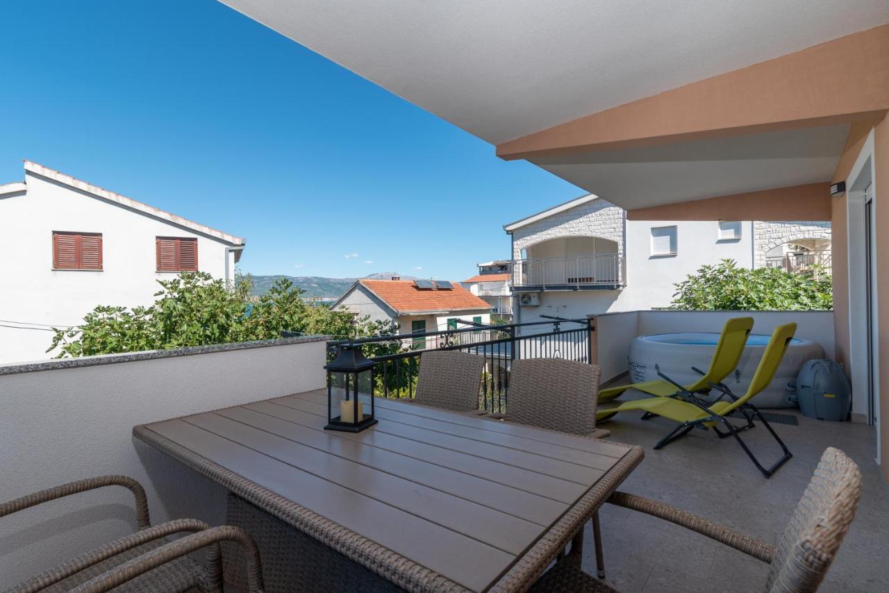 Apartment Gagula With Jacuzzi Trogir Kültér fotó