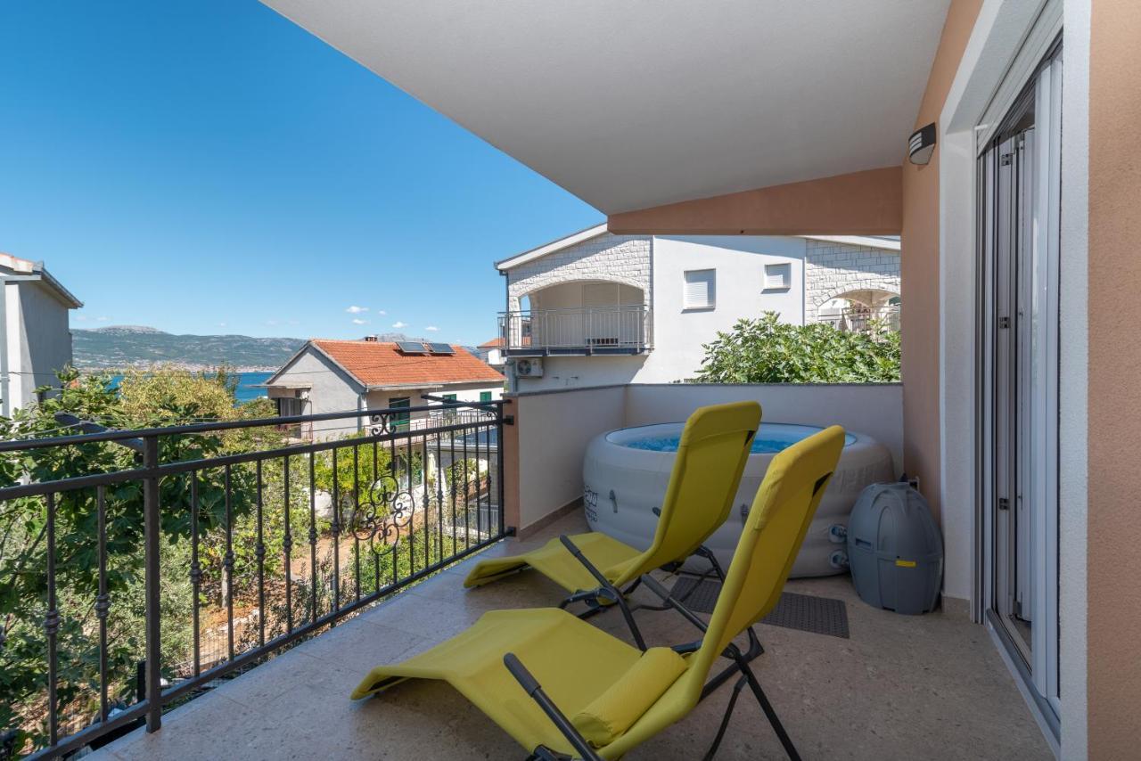 Apartment Gagula With Jacuzzi Trogir Kültér fotó