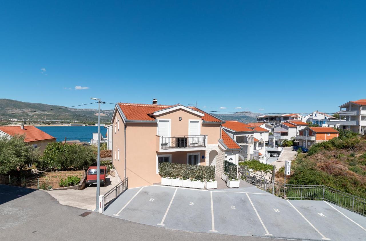 Apartment Gagula With Jacuzzi Trogir Kültér fotó